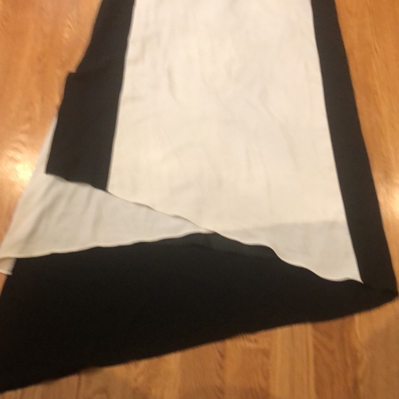 Black and white long dress. - Picture 2 of 6